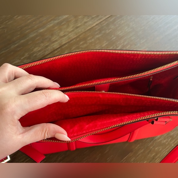 Kate Spade Shoulder Bag LIKE NEW CONDITION - Picture 5 of 8